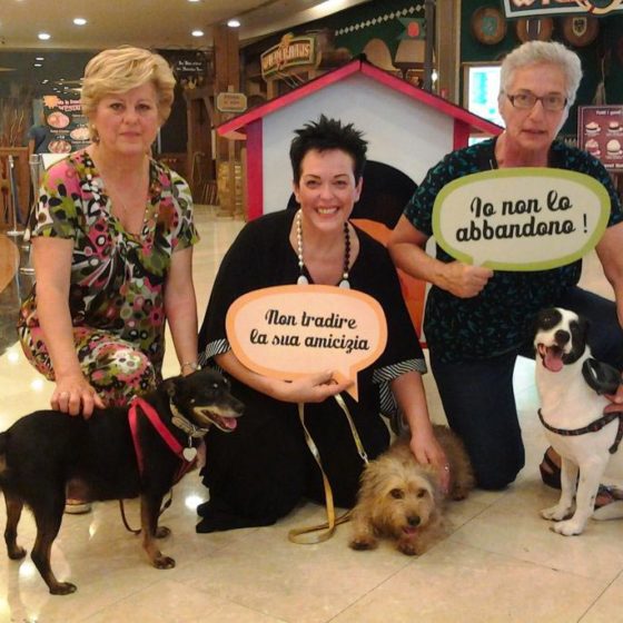 eventi-sensibilizzazione-campagna-contro-abbandono-animali-centro-commerciale-1