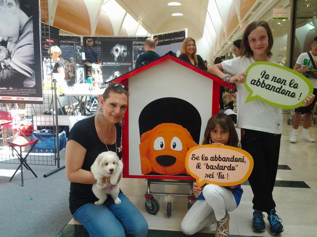eventi-sensibilizzazione-campagna-contro-abbandono-animali-centro-commerciale-2